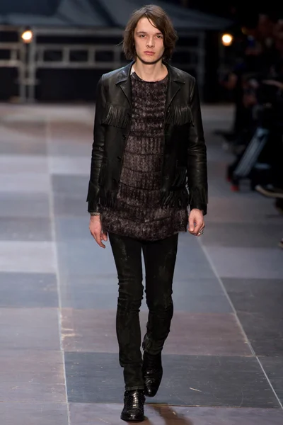 Look 11
